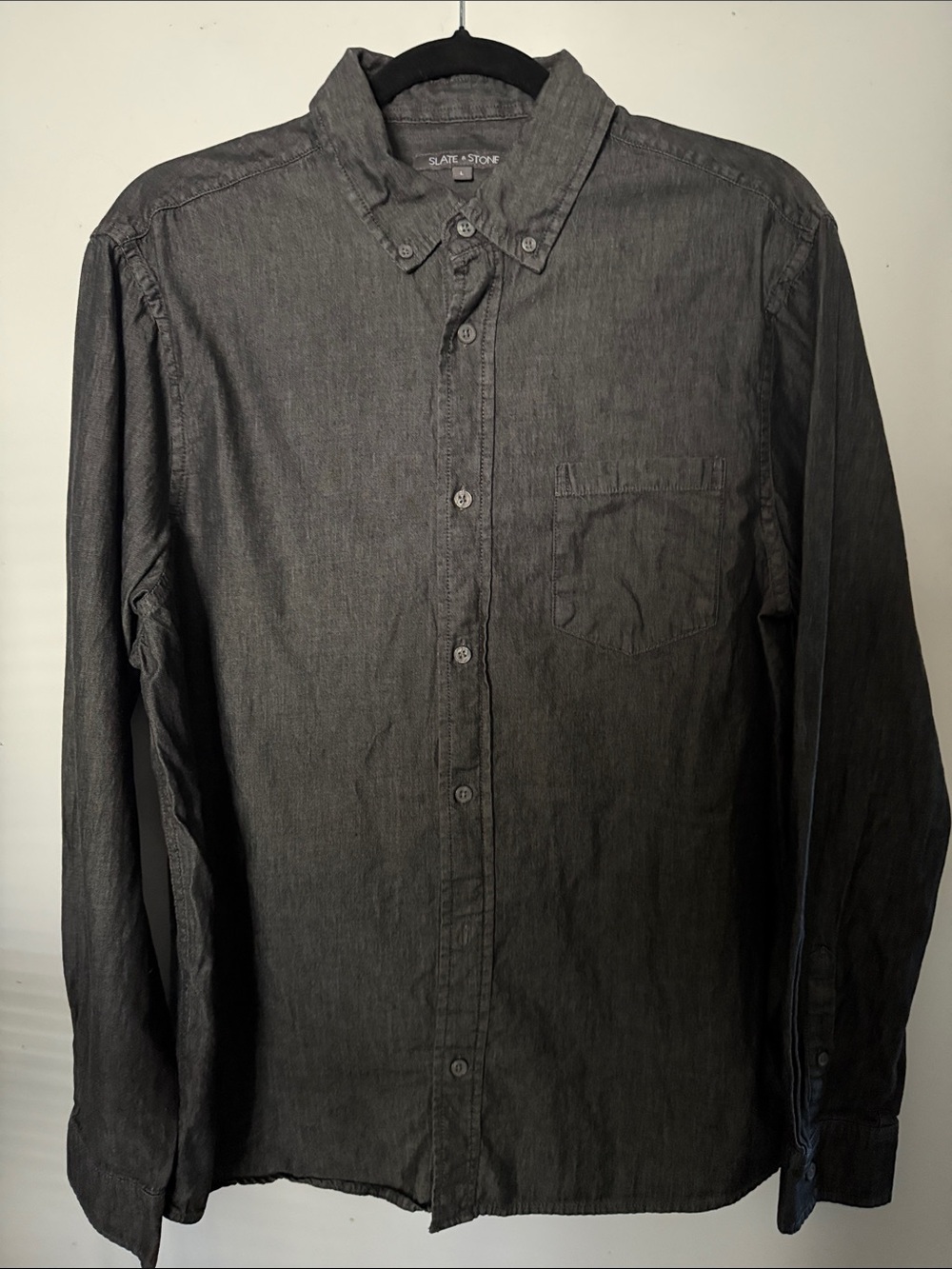 Slate & Stone Men's Button-Down Shirt - Charcoal